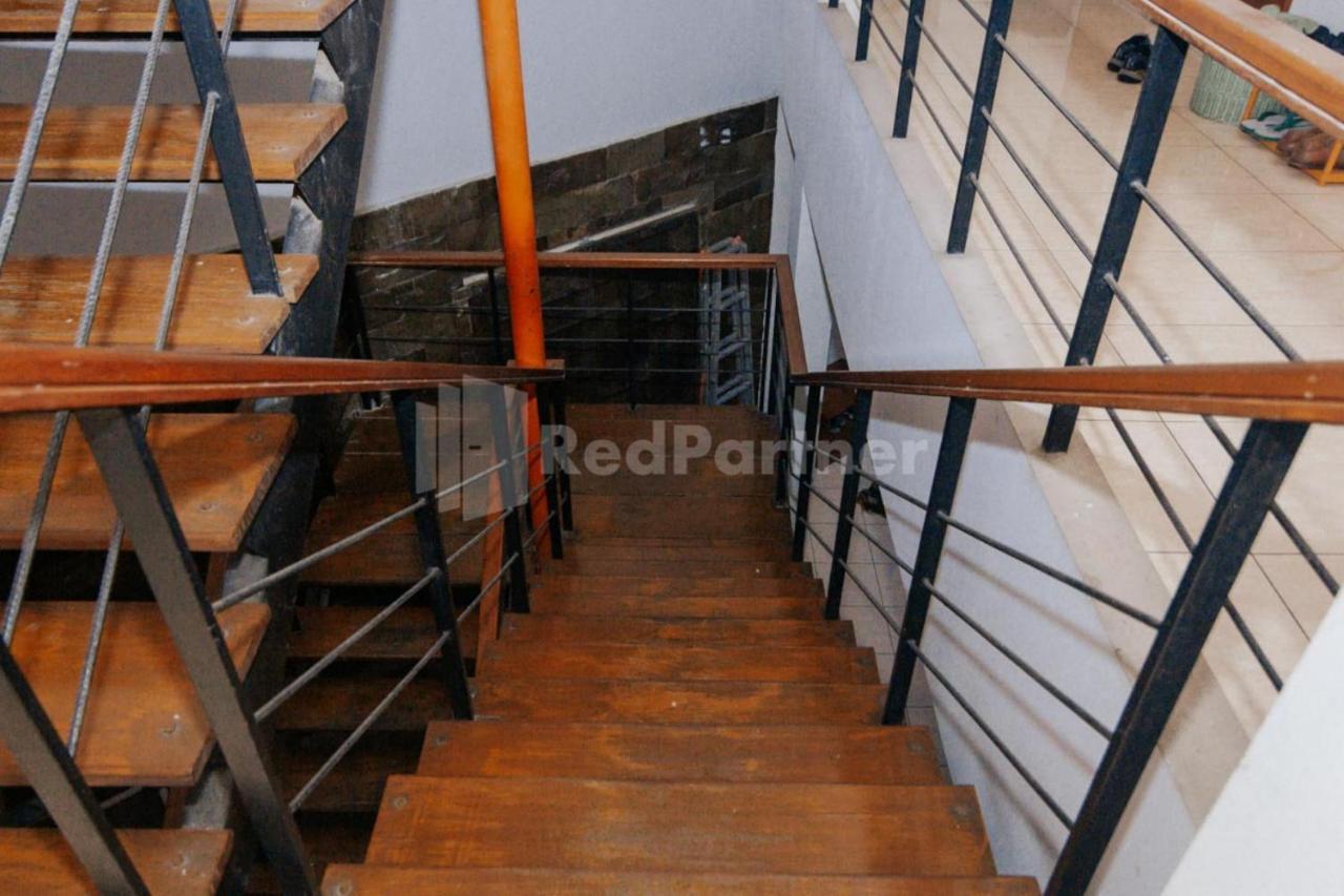 De Lugano Scbd Syariah Mitra Reddoorz Hotel Jakarta Exterior photo