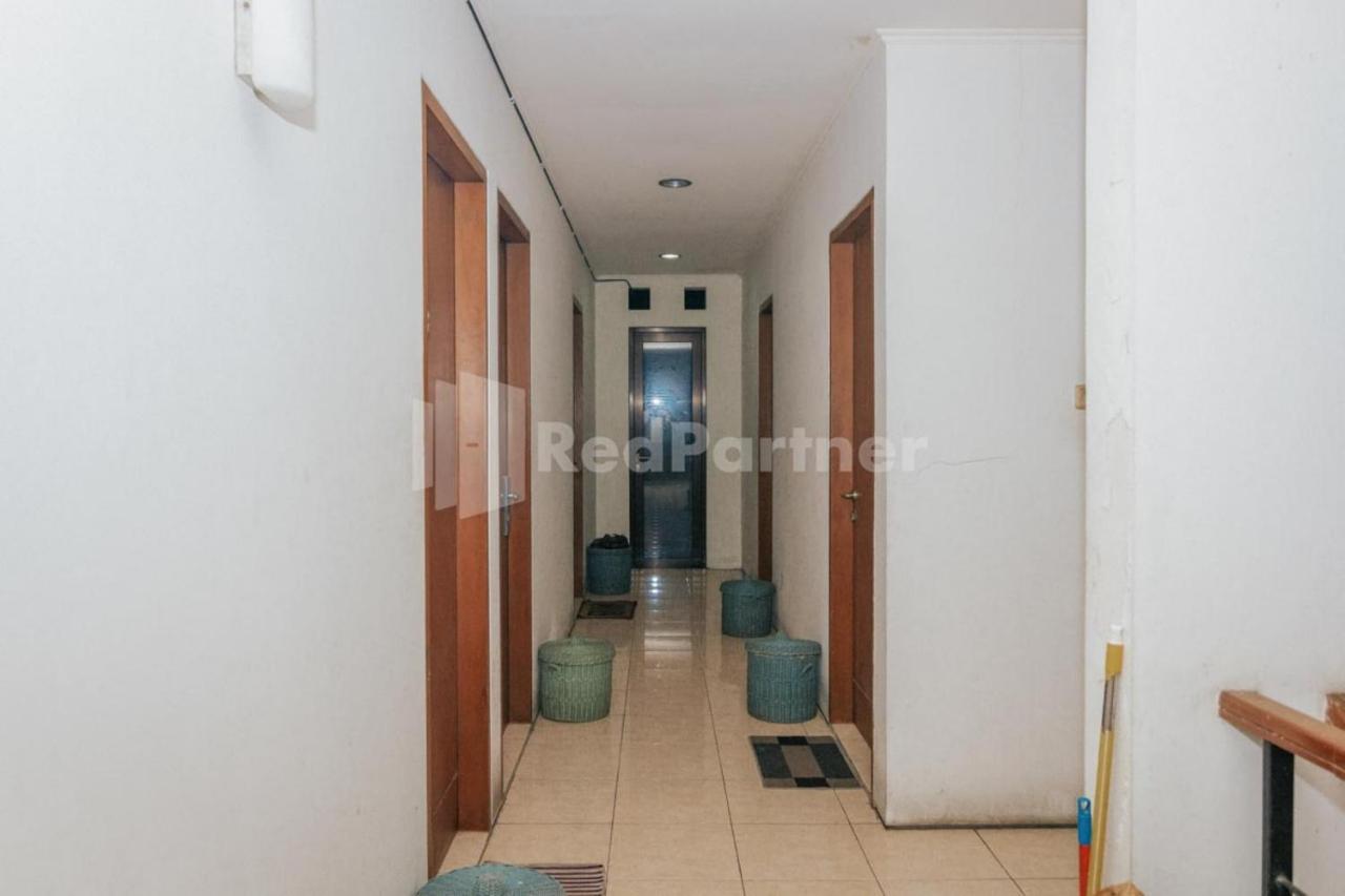 De Lugano Scbd Syariah Mitra Reddoorz Hotel Jakarta Exterior photo
